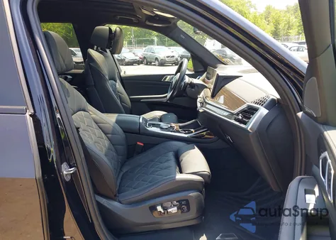 2024 BMW X7 xDrive40I из США, поврежденный, VIN 5UX23EM05R9S10608